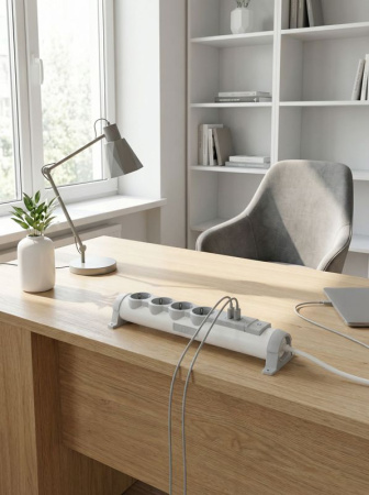 Удлинитель 6х1.5м 16А IP20 2хUSB+6х2P+E IEK 694617