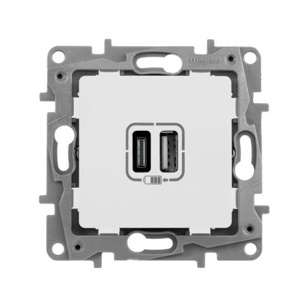 Устройство зарядное Etika с 2-мя USB разъемами A и C 240В/5В 3000мА бел. IEK 672236