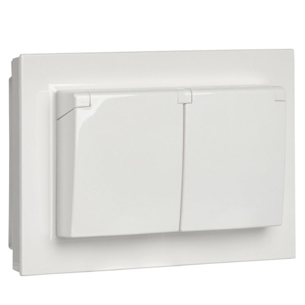 Розетка 2-м СП BRITE РСбш12-3-44-БрБ 16А в сборе IP44 с крышкой бел. IEK BR-R26-16-44-K01-F