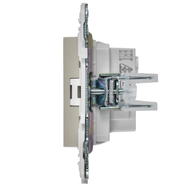 Розетка SKANDY 10А без заземл. защ. шторки SK-R01B беж. IEK SK-R13-10-K10