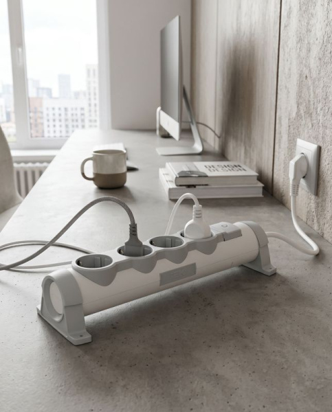 Удлинитель 6х1.5м с заземл. 16А IP20 Комфорт 6х2P+E IEK 694636