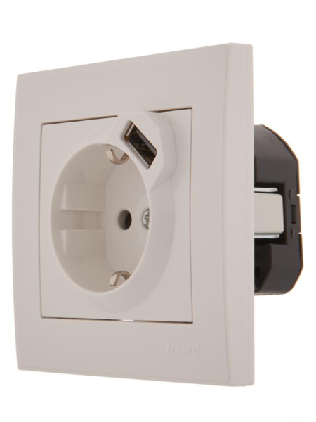 Розетка 1-м СП Rain 16А с заземл. + USB разъем бел. LEZARD 703-0202-181