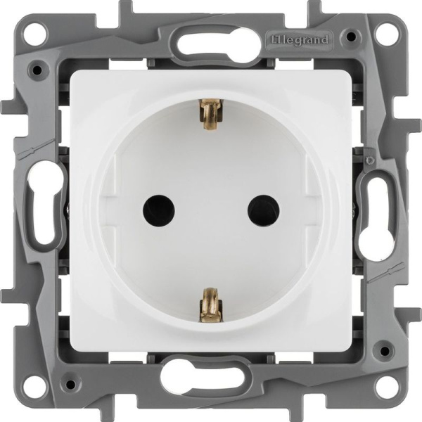 Розетка 1-м СП Etika 16А IP31 250В 2P+E с заземл. защ. шторки немецк. стандарт винтов. клеммы механизм бел. IEK 672222