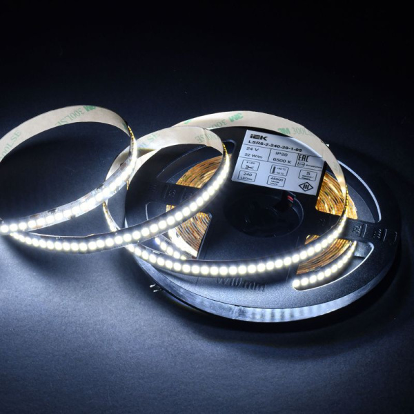 Лента светодиодная 2835-240LED 22Вт/м IP20 10мм 24В 6500К (уп.5м) IEK LSR6-2-240-20-1-05