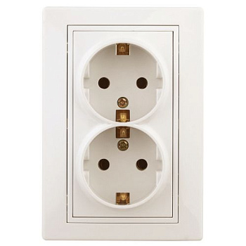 Розетка 2-м СП Plano 1-205-02 16А IP20 250В 2х2P+E Schuko сл. кость Intro Б0053916