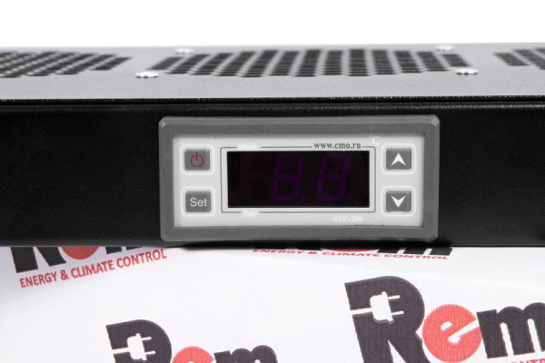 Модуль вентиляторный R-FAN-3K-1U-9005 3 вентилятора с контроллером черн. Rem 1500771