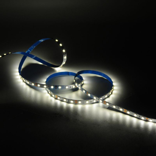 Лента светодиодная Basic 5050/60-SMD 8Вт/м 3000К тепл. бел. IP20 900лм/м 12В 10мм (уп.5м) GAUSS BT024