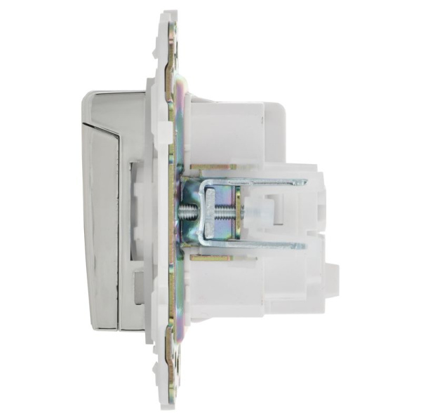 Розетка 1-м SKANDY 16А IP44 с заземл. защ. шторки с крышкой SK-R11N никель IEK SK-R16-16-44-K50