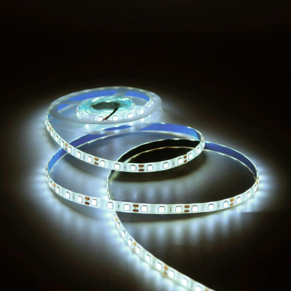 Лента светодиодная Basic 5050/60-SMD 10Вт/м 3000К тепл. бел. IP65 700лм/м 12В 10мм (уп.3м) GAUSS BT050