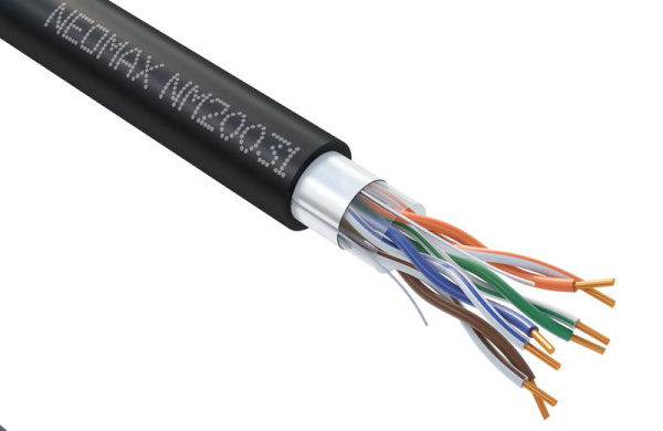 Кабель витая пара F/UTP кат.5E 4х2х24AWG (0.52мм) solid CU PE OUTDOOR черн. (NM20031) (уп.305м) NEOMAX 151529